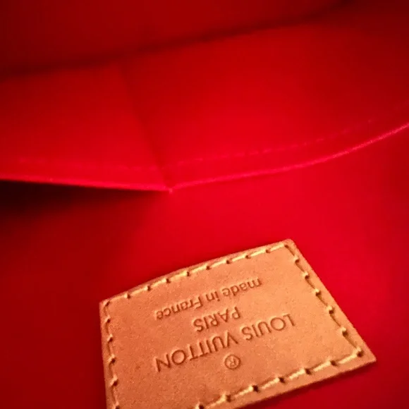 Red Vernis Louis Vuitton Alma PM - Picture 7 of 11
